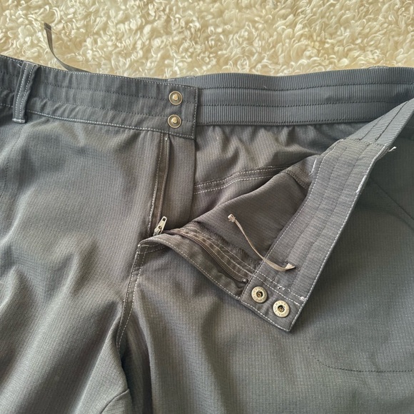 KÜHL Women’s Black Performance Hiking Pants Outdoor Travel Size 18W 31” inseam - Picture 7 of 14